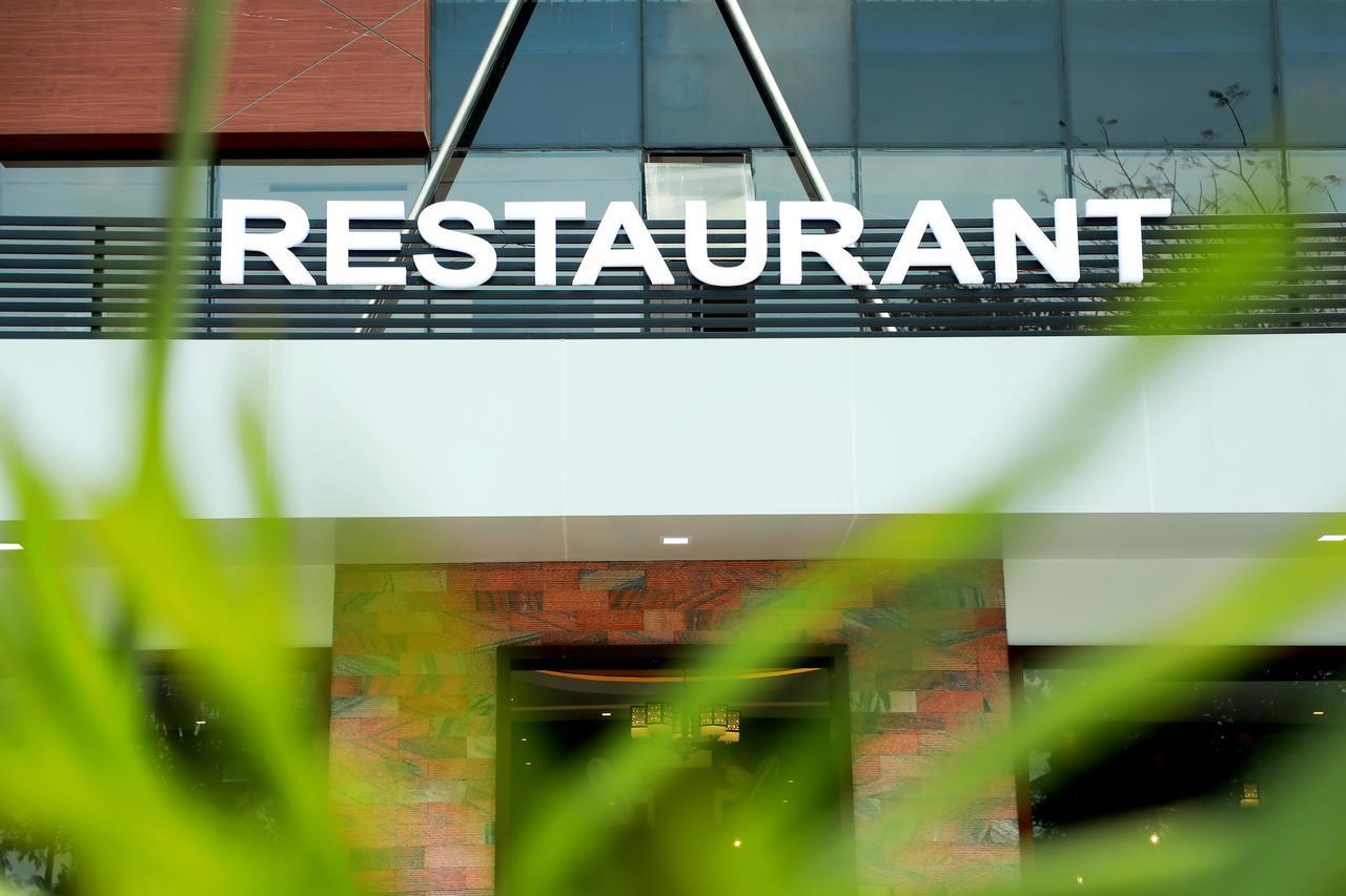 Wayanad Royal Crown Hotel Kalpatta Exterior foto