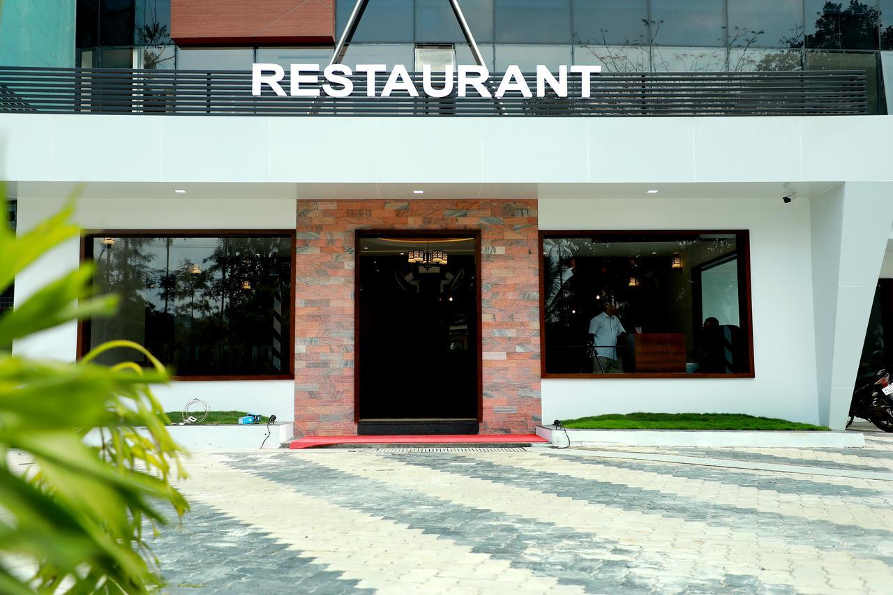 Wayanad Royal Crown Hotel Kalpatta Exterior foto