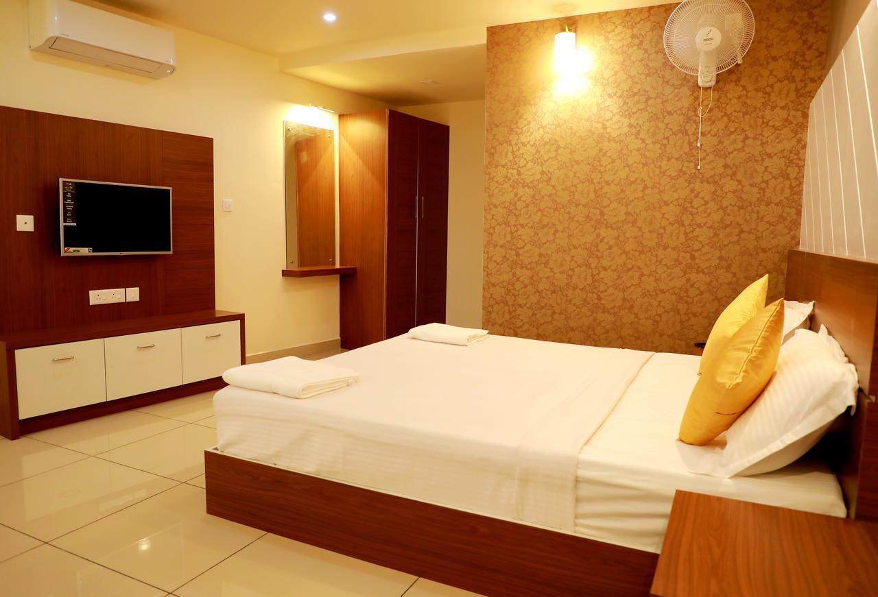 Wayanad Royal Crown Hotel Kalpatta Exterior foto